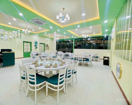 Cho thuê mặt bằng mặt tiền Hoàng Sa, Đà Nẵng, view biển, khu du lịch sầm uất, DT 430m2 ngang 20m