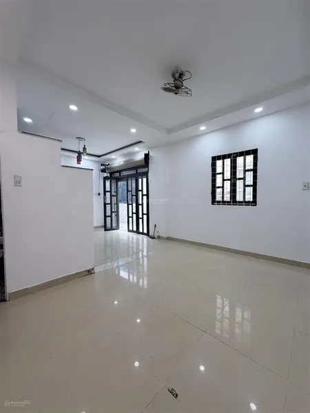 Cho thuê nc. 358/2/36 cmt8q3. ngang 5m dài 8m5. giá 12.500tr. a bảo chính chủ. 0908 734 ***
