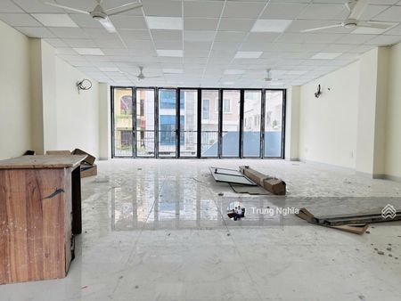 Tòa nhà đường Bàu Cát diện tích: 8x20m hầm 4 tầng cho thuê