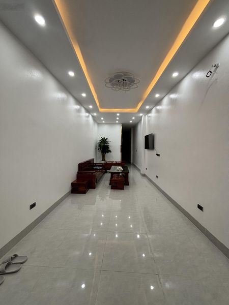 Cho thuê nhà riêng mới xây tại số 85 ngõ Văn Hương, Đống Đa, Hà Nội.