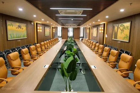 Chính chủ cho thuê toà nhà 6 tầng + 1 hầm tại nguyễn hoàng mai dịch cầu giấy, thang máy
