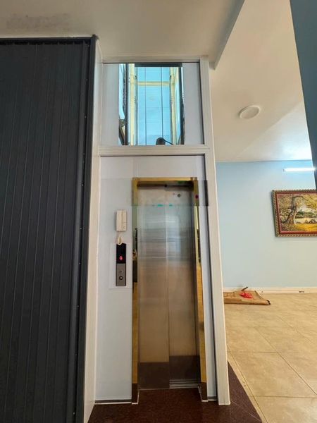 Cho thuê nhà MT đường Đặng Nguyên Cẩn, 13x13m, 5 tấm, thang máy, giá 50 triệu/tháng