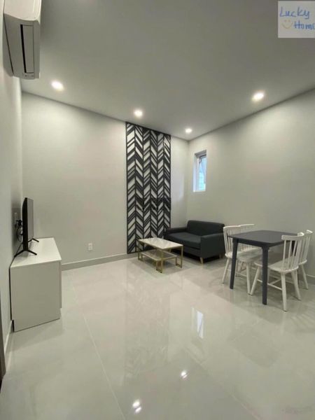 Cho thuê phòng cao cấp CMT8, Q. 3 (giá: 3,5 tr - 5 tr/tháng0989023061cô Nga chủ nhà)(MTG)