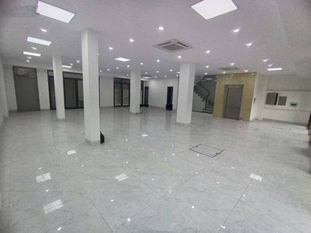 Cho thuê toà nhà Hà Trì, Hà Đông. DT 220m2, 9 tầng, MT 12m, thông sàn, PCCC, thang máy, giá 130tr
