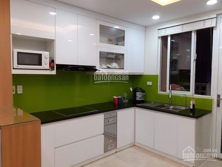 Cho thuê căn hộ chung cư B4 Kim Liên, tầng trung 3 phòng ngủ