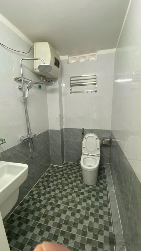 Cho thuê nhà mặt phố Trần Đại Nghĩa diện tích 120m2x5 tầng, mt7m, nhà mới, thang máy