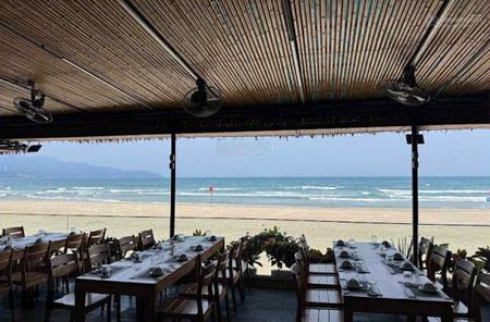 Cho thuê mặt bằng MT Võ Nguyên Giáp 900m2 kề góc Vương Thừa Vũ, trực diện biển Mỹ Khê chỉ 220tr/th
