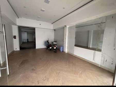 Cho thuê nhà mặt tiền Lê Đình Lý . 5 tầng . Trung tâm thành phố