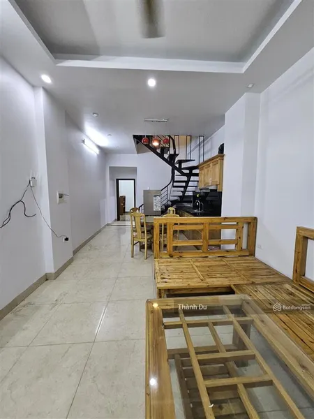 Cho thuê nhà nguyên căn thượng thanh long biên, full đồ 4pn 8 triệu , gần lý sơn, big c