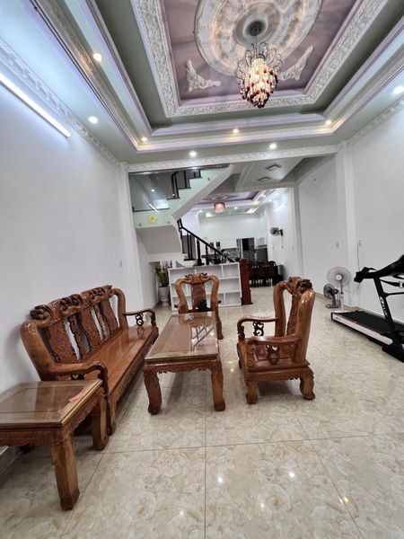 Cho thuê nhà nguyên căn Nguyễn Văn Tạo, 1 trệt 2 lầu. Hẻm ô tô giá 9tr/tháng - LH 0968509308