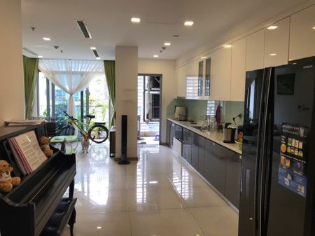 Cho thuê rẻ căn hộ cao cấp 120m2 Vinhome Central Park Bình Thạnh, thành phố Hồ Chí Minh