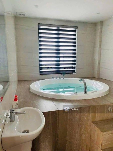 Cho thuê nhà 4 tầng đường: từ giấy - 5pn - 7wc - đủ nội thất