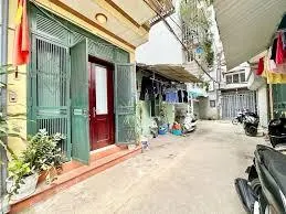 Cho thuê nhà 4 tầng 7 phòng ngủ, 1 phòng khách, 1 bếp, diện tích 60m2/sàn, tây tựu, bắc từ liêm