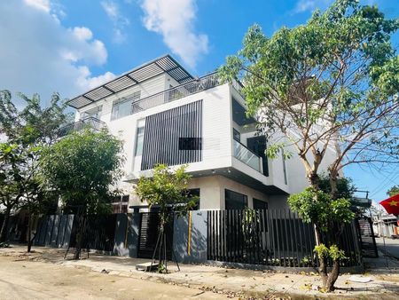 Cho thuê nhà nguyên căn 3 tầng Hòa Khánh, diện tích lớn, có sân đỗ ô tô, thuê dài hạn