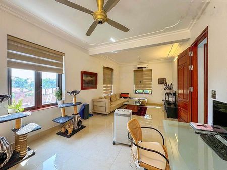 Nhà mới xây 4 phòng ngủ cho thuê tại Tây Hồ view hồ & không gian sống rộng rãi