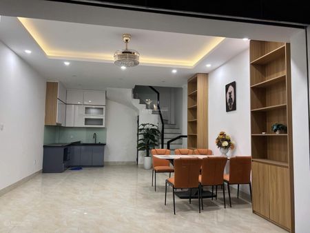 Cho thuê nhà nguyên căn mới xây - long biên - 5 tầng