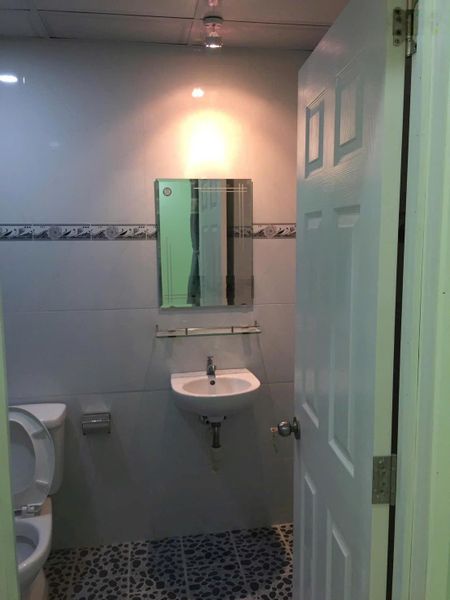 Cho thuê căn hộ Đại Thành DT 75m2 2PN 2WC giá 8 triệu NTCB. Liên hệ: 0937444377