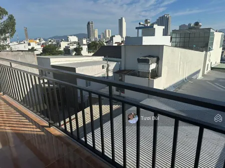 Cho thuê nhà ở nguyên căn hoặc nguyên tầng 2 phòng ngủ , view biển giá thuê 5 triệu, đường oto