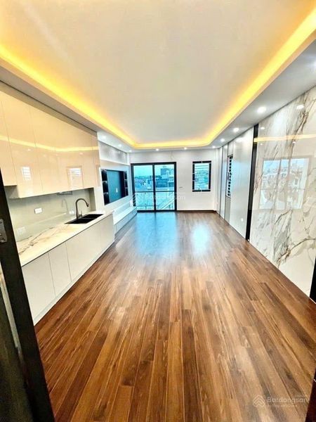 Bát Khối - Nhà Mới 6 Tầng, Thang Máy - Gara - 12Tr