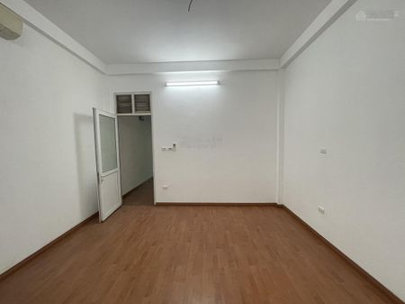 Nhà riêng mặt bờ sông đường hoàng mai tam trinh dt90m2x3t giá 17tr