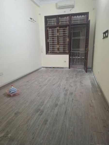 Cho thuê nhà riêng Trung Kính , Yên Hoà 60m2 4T, ô tô gần làm VP, ở HGD giá 17tr lh 0966412886