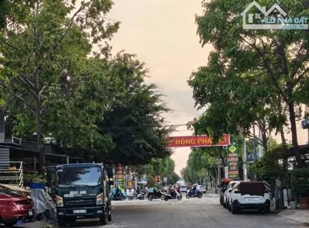 104. Cho thuê mặt bằng 1.000 m2 giáp Trần Hoàng Na
