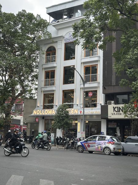 Cho thuê nhà mặt phố Triệu Việt Vương, DT 85m2x5 tầng, MT 7m, Giá 130tr, LH 0968896456