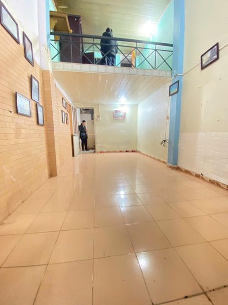 Cho thuê nhà nguyên căn cấp 4 - ô tô đỗ - ngõ thông - gồm 2PN 1 Khách 1 WC - chính chủ cho thuê