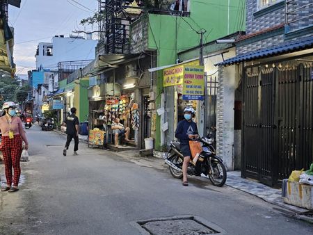 Nhà cho thuê đầu hẻm Lê Đình Cẩn quận Bình Tân