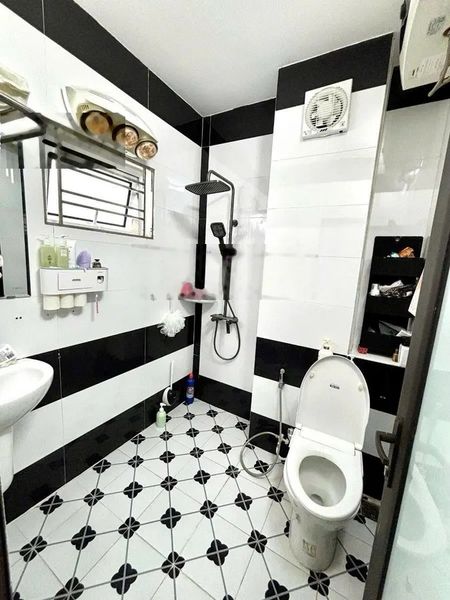 LinhHK cho thuê nhà riêng Yên Phụ ô tô đỗ cửa 5 phòng ngủ