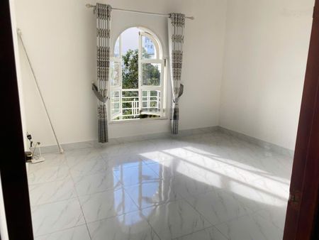 Cho thuê nhà nguyên căn - 5 p. Ngủ - đường Hà Huy Tập - P. Xuân Hương (P3) - Đà Lạt - 9 triệu/tháng