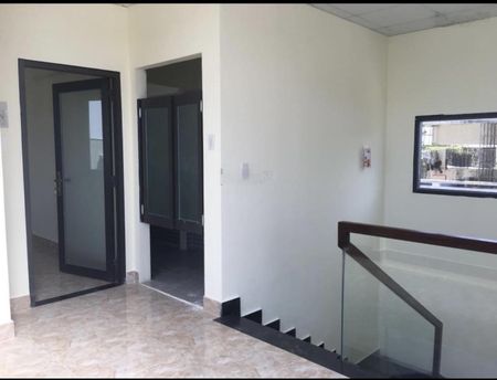 Cho thuê căn nhà 2 mặt tiền đường 2/4 - Vạn Thạnh ngay trung tâm, gần cầu Hà Ra chỉ 40tr/tháng