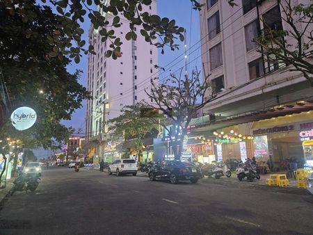 Cho thuê mặt bằng đường đỗ bá, gần biển