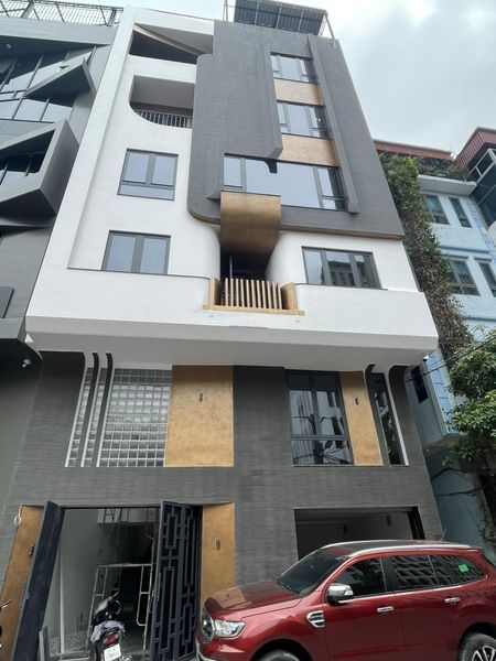 cho thuê nhà nguyên căn tại PHÚ DIỄN.DT : 65 M* 6.5 TẦNG . MT : 5 M. ngõ ô tô , thông sàn,thang máy