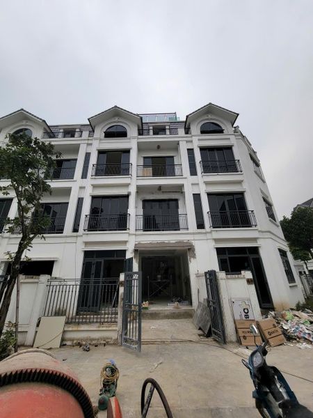 Cho thuê nhà riêng Phú Đô - Nam Từ Liêm. DT 90m, 4 tầng, mặt tiền 7m, thông sàn, thang máy.40 triệu