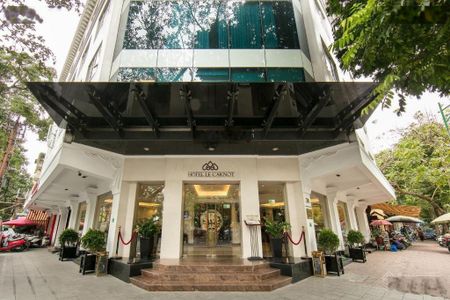 Cho thuê nhà MP Triệu Việt Vương, 250m2 x 8T + 2 hầm, MT 7m, thông sàn, thang máy, PCCC