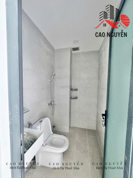 Nhà mới 100% 3 lầu 5 phòng, đường rộng 12m, Đường Mã Lò. Lh 0779561865