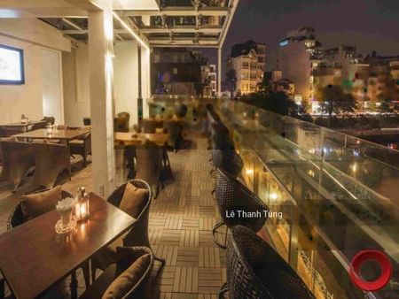 Cho thuê nhà mặt phố Nguyễn Đình Thi - view Hồ Tây cực phẩm, DT: 150m2 x 4 tầng, mt 10m cực đẹp
