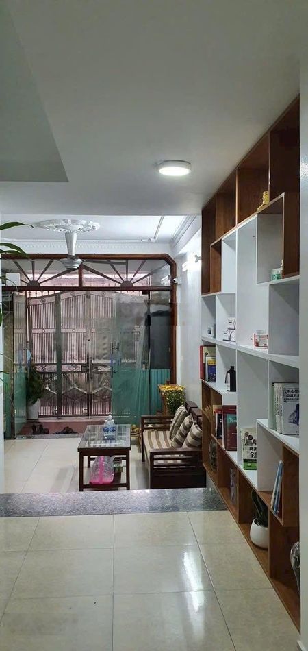 cho thuê căn nhà phân lô ngõ Đường Nguyễn Văn giáp 50m2,5 tầng nhà đẹp oto đỗ cửa giá 17tr/th