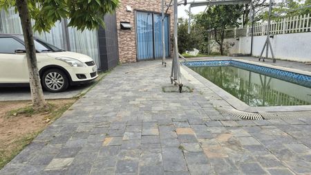 Cho thuê nhà sân vườn trong khu sinh thái Lộc Vừng, phố Vân Trì, DT 1200m2, đầy đủ tiện ích