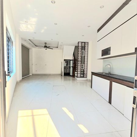 Nhà riêng 48m2 ,4 tầng với 5 phòng ngủ,3 WC,ô tô đỗ cửa