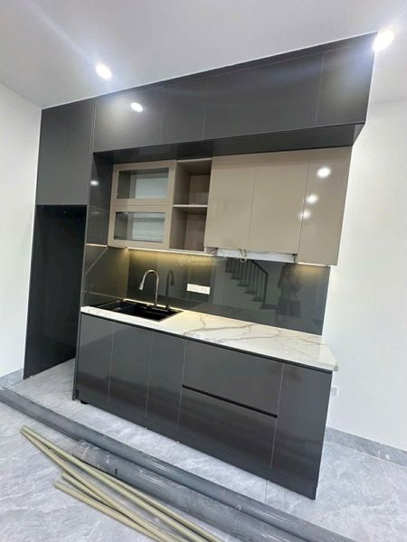 Chính chủ cần cho thuê nhà riêng 2 tầng ngõ 20 Âu Cơ đầy đủ nội thất cơ bản