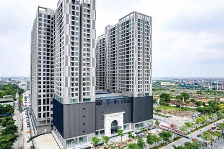Gia đình em vừa nhận nhà cho thuê căn 2PN, chung cư The Wisteria. Giá 7tr cơ bản hoặc full đồ