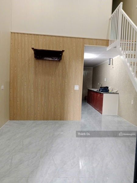 Cho thuê nhà nguyên căn Phúc Lợi lô góc, 2 tầng 3 ngủ 45m2, 7 triệu/th