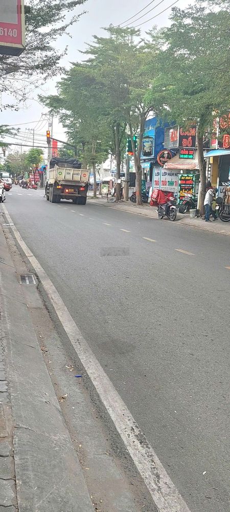 Cho thuê nhà mặt phố Nguyễn Văn Tạo, 5 triệu, 100m2, view đẹp hàng hot