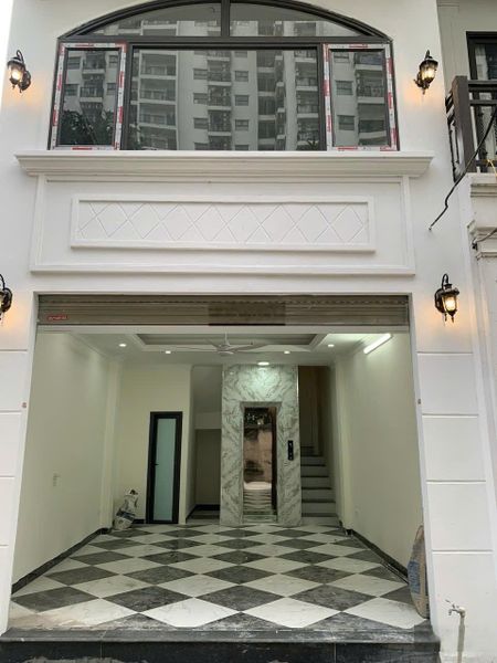Cho thuê nhà mới thang máy tại phúc lợi long biên ô tô đỗ ngày đêm - ở làm vp công ty kd online