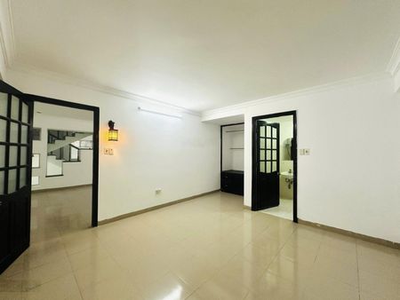 Cho thuê nhà 4 tầng mặt tiền đường Ông Ích Khiêm- nhà mới đẹp, phù hợp nhiều ngành nghề.
