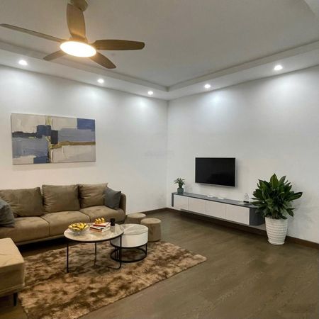 Cần cho thuê căn hộ chung cư Wisteria mặt quốc lộ 32 gần ga nhổn 83m2 2 ngủ 2 vệ sinh full đồ
