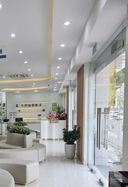 Cho thuê nhà 4 tầng mặt phố Liên Bảo, Vĩnh Phúc, 400m2, 800m2 sàn, giá tốt