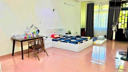 Cho thuê nhà 3.5 tầng MT đường Huỳnh Tấn Phát , nhà mới